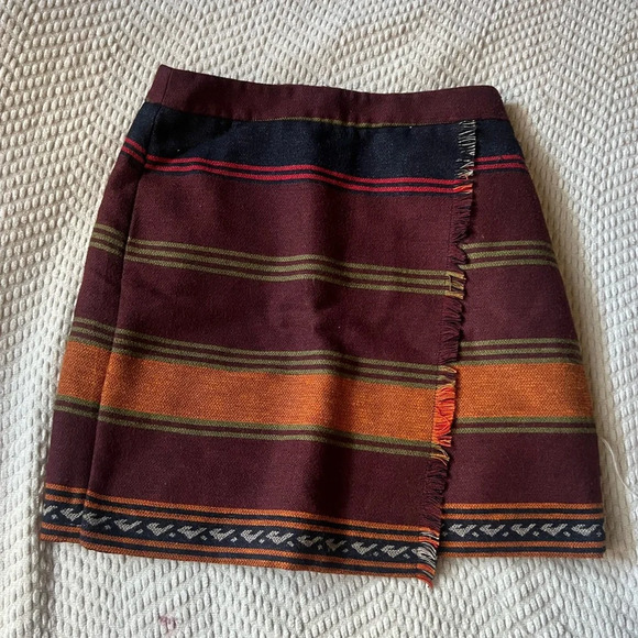 ๐ค Beautiful Ann Taylor Loft Tribal Aztec Skirt๐ค - Picture 3 of 7